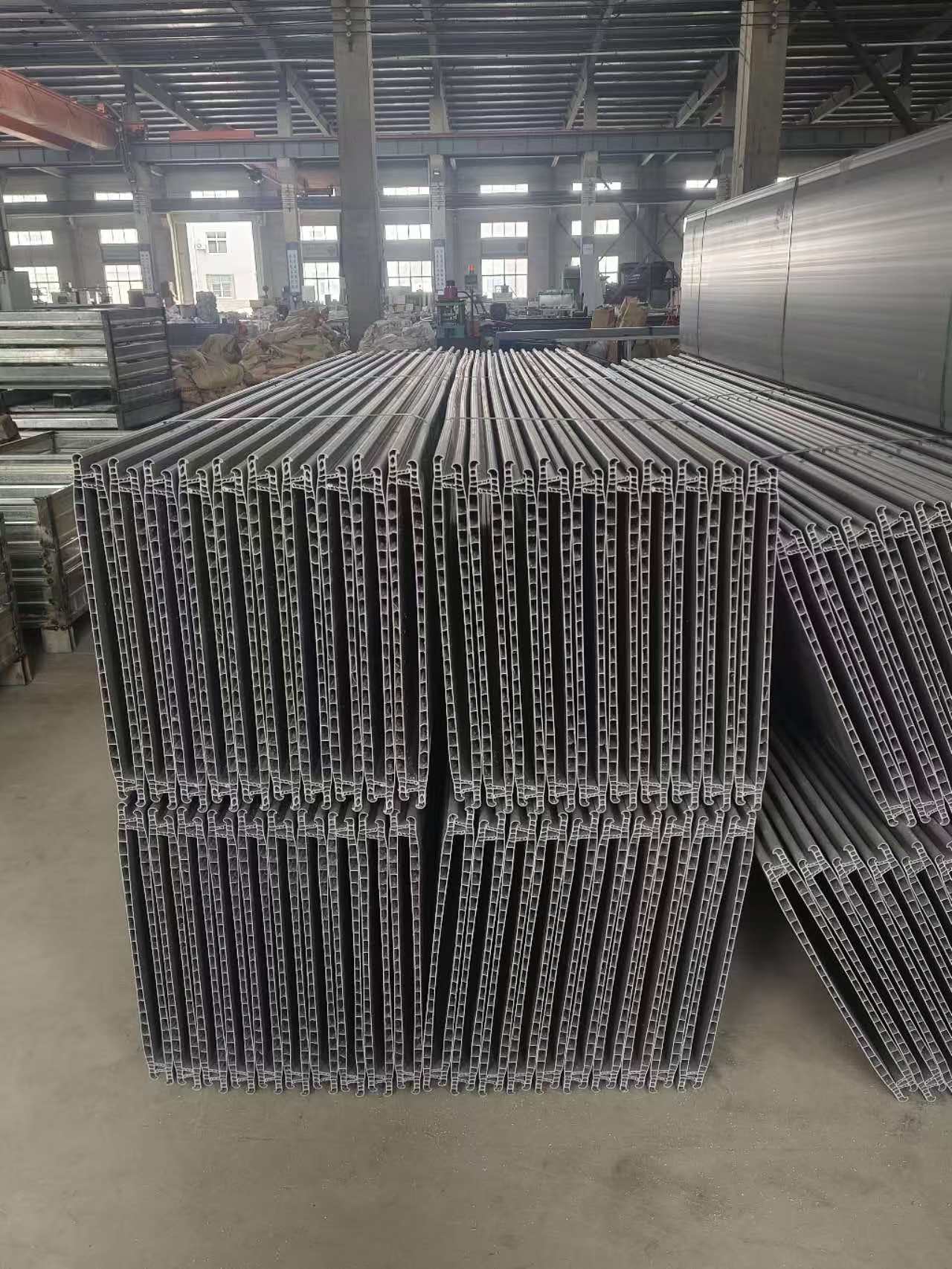 高分子復合型電纜橋架 現(xiàn)代電力與通信系統(tǒng)的防腐衛(wèi)士